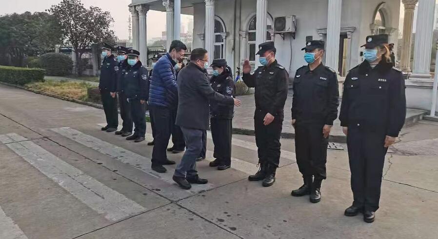 神龍公司表示節日的問候和衷心的感謝!