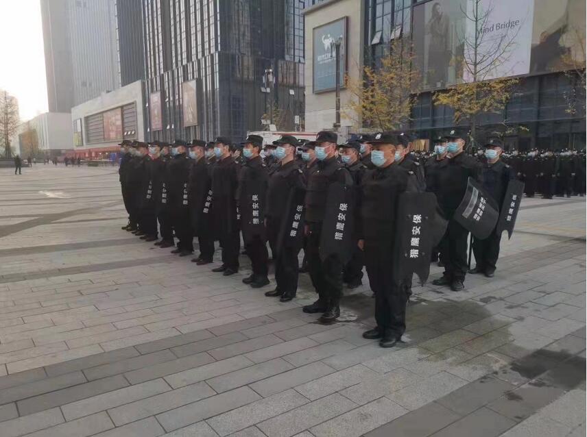 東津民發世紀廣場盛大開業,獵鷹保安盡銳出戰,全程守護!