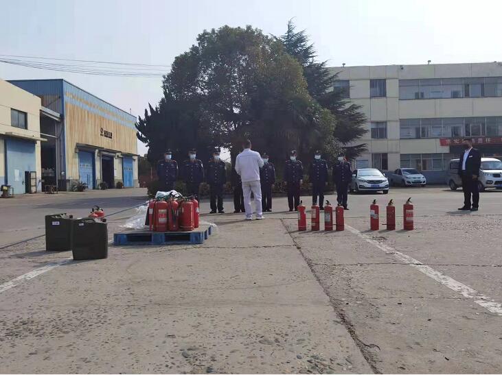 獵鷹保安公司積極組織，開展消防實戰演練，防患于未“燃”