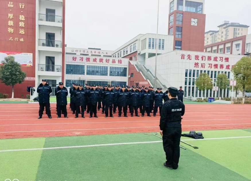 獵鷹保安分批給所有安保人員開展聯動培訓