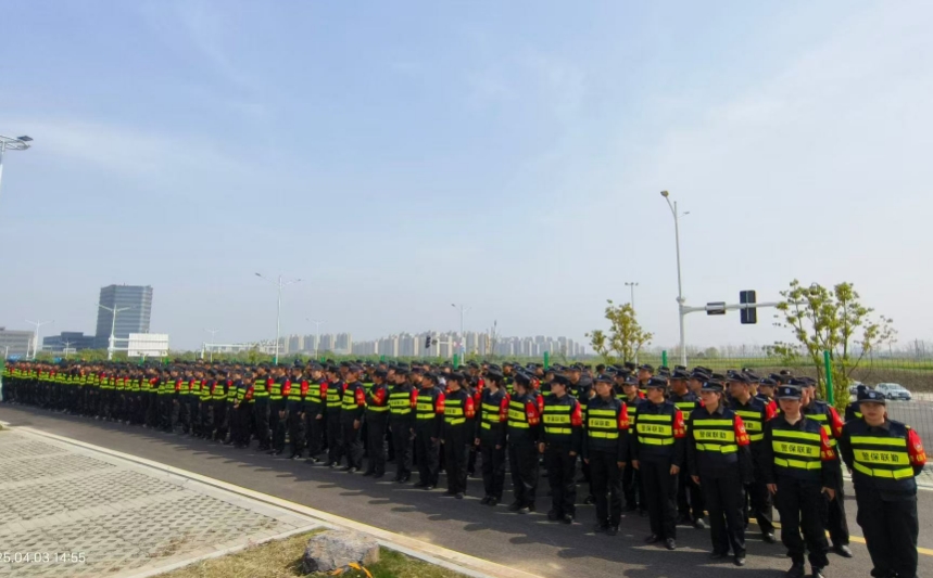 “夢想中國·音樂盛典”群星演唱會在襄陽東津體育場舉行